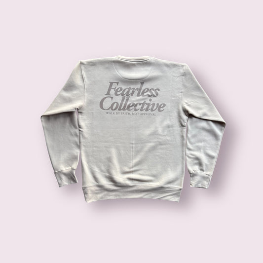 "FEARLESS MIND" Women's Crewneck Sweatshirt